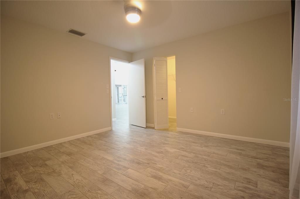 待售: $369,000 (2 贝兹, 2 浴室, 1827 平方英尺)