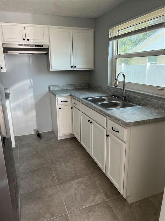 For Rent: $1,800 (3 beds, 2 baths, 1350 Square Feet)