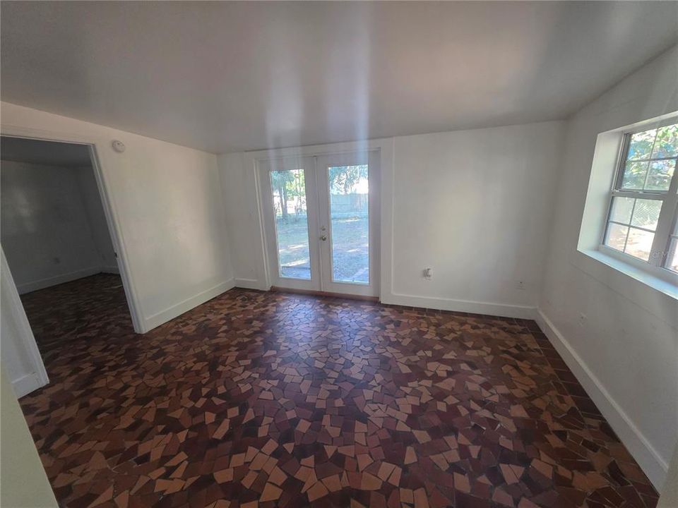 В аренду: $1,450 (3 спален, 1 ванн, 1390 Квадратных фут)