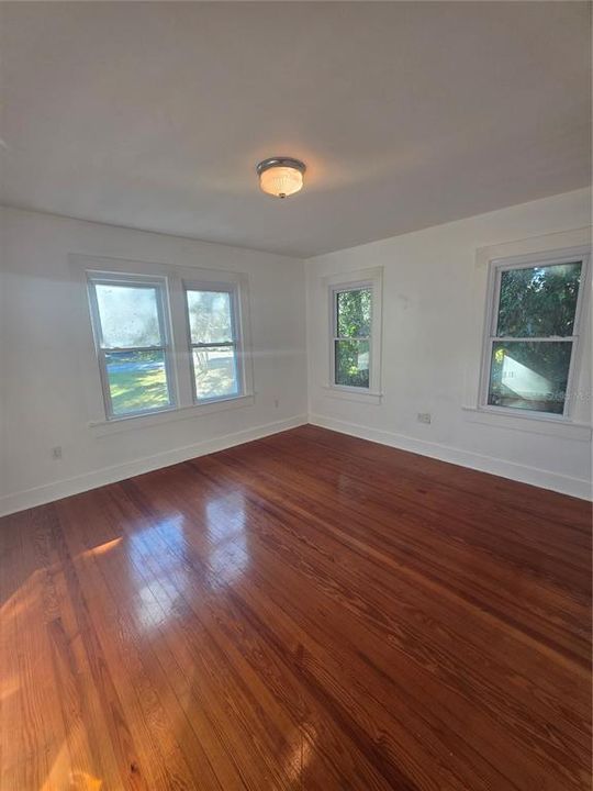 В аренду: $1,450 (3 спален, 1 ванн, 1390 Квадратных фут)