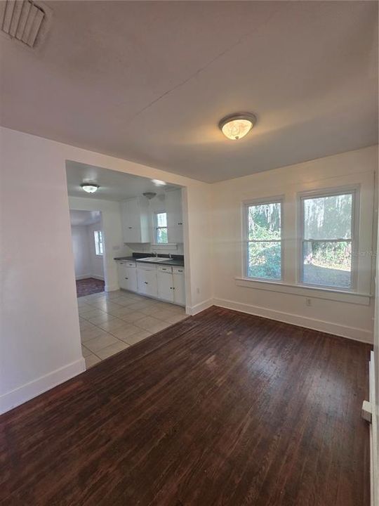 В аренду: $1,450 (3 спален, 1 ванн, 1390 Квадратных фут)