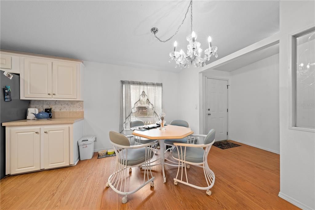 En Venta: $242,000 (3 camas, 2 baños, 1540 Pies cuadrados)