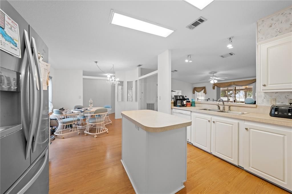 En Venta: $242,000 (3 camas, 2 baños, 1540 Pies cuadrados)