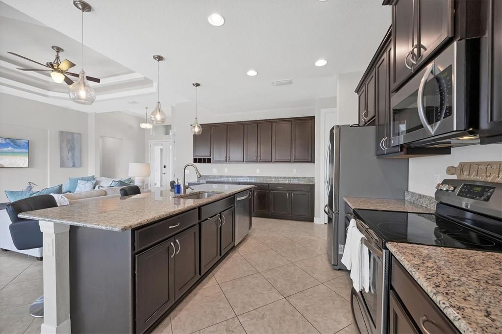 待售: $639,000 (3 贝兹, 2 浴室, 1980 平方英尺)