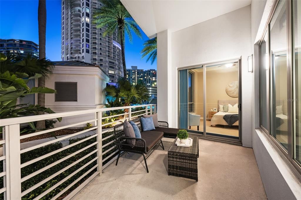 En Venta: $769,900 (2 camas, 2 baños, 1272 Pies cuadrados)