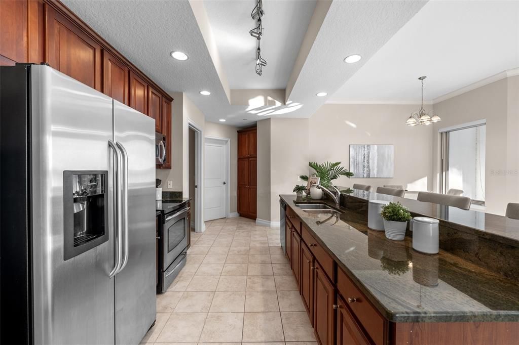 En Venta: $769,900 (2 camas, 2 baños, 1272 Pies cuadrados)