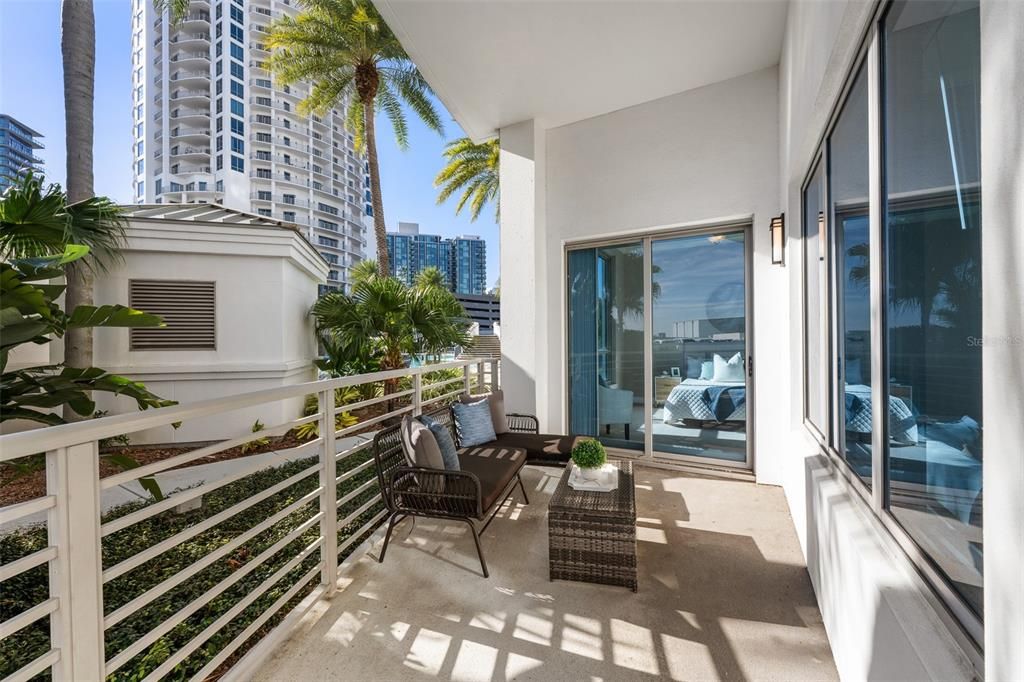 En Venta: $769,900 (2 camas, 2 baños, 1272 Pies cuadrados)