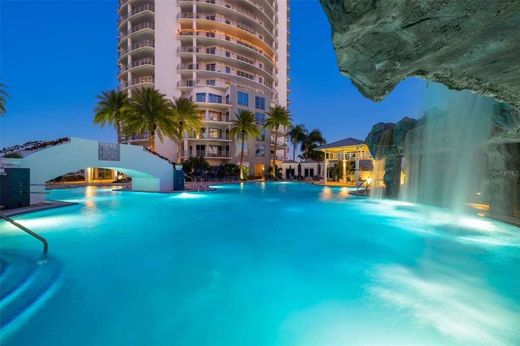 En Venta: $769,900 (2 camas, 2 baños, 1272 Pies cuadrados)