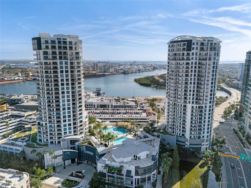 En Venta: $769,900 (2 camas, 2 baños, 1272 Pies cuadrados)