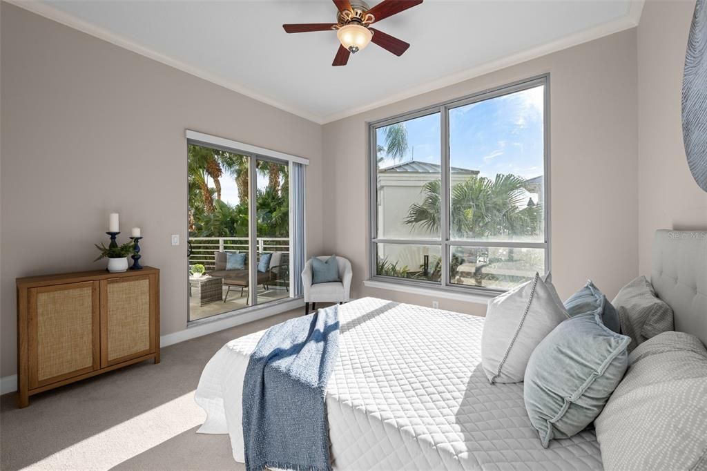 En Venta: $769,900 (2 camas, 2 baños, 1272 Pies cuadrados)