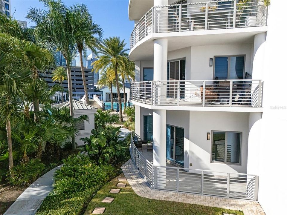 En Venta: $769,900 (2 camas, 2 baños, 1272 Pies cuadrados)