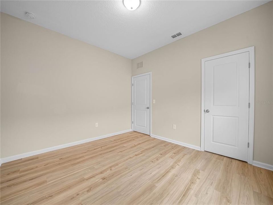 En Venta: $275,000 (4 camas, 2 baños, 1929 Pies cuadrados)