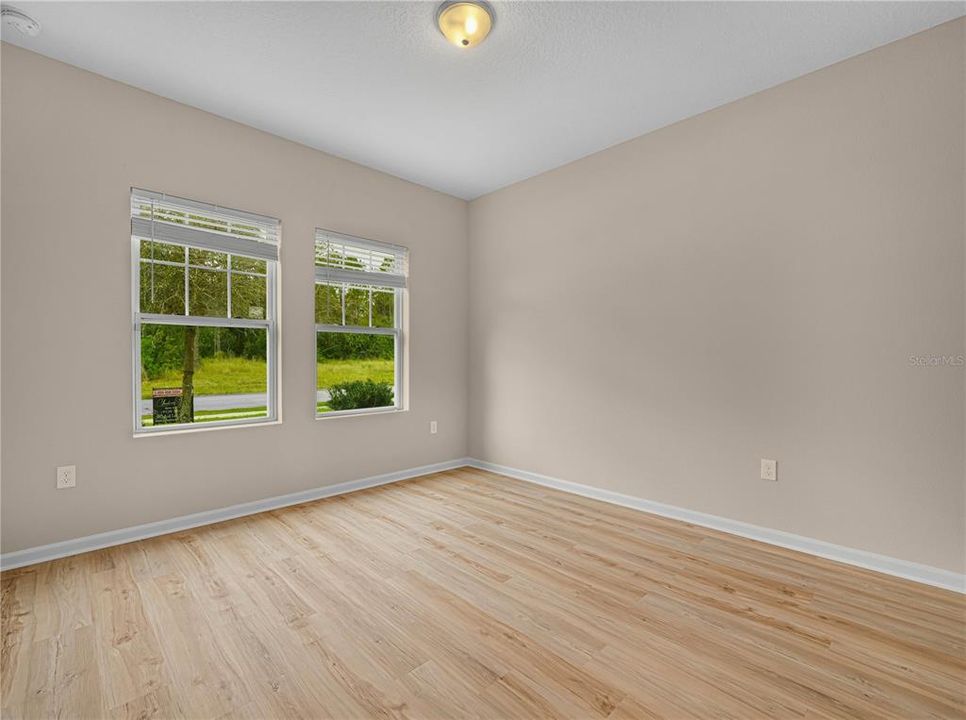 En Venta: $275,000 (4 camas, 2 baños, 1929 Pies cuadrados)