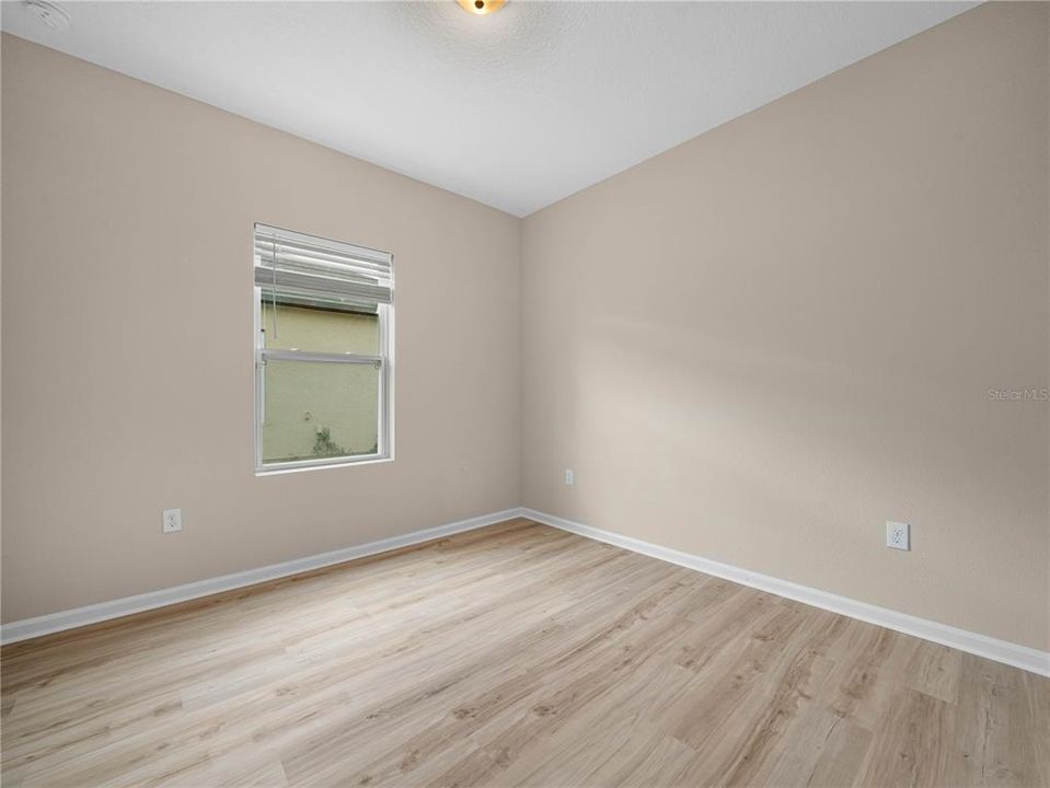 En Venta: $275,000 (4 camas, 2 baños, 1929 Pies cuadrados)