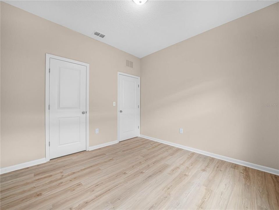 En Venta: $275,000 (4 camas, 2 baños, 1929 Pies cuadrados)