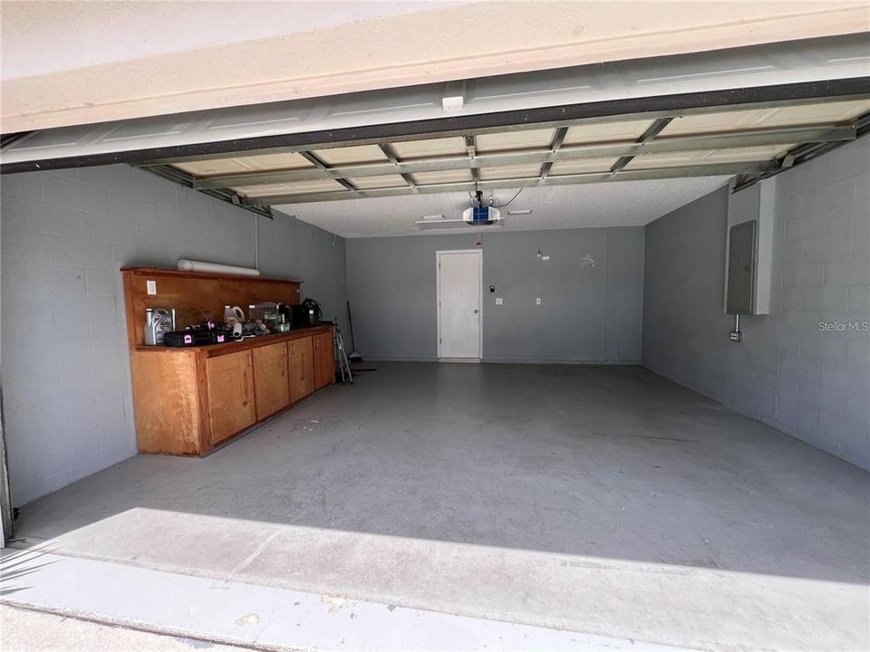 For Rent: $2,500 (3 beds, 2 baths, 1159 Square Feet)