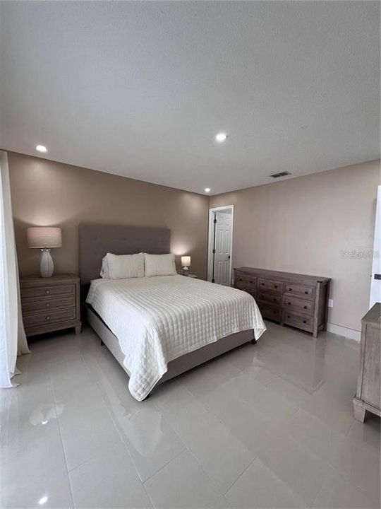 For Rent: $2,500 (3 beds, 2 baths, 1159 Square Feet)