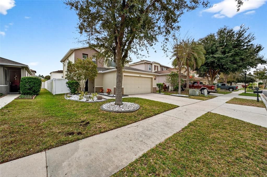 For Sale: $319,000 (3 beds, 2 baths, 1545 Square Feet)