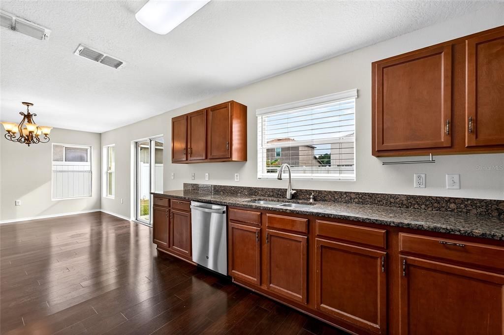 For Sale: $319,000 (3 beds, 2 baths, 1545 Square Feet)