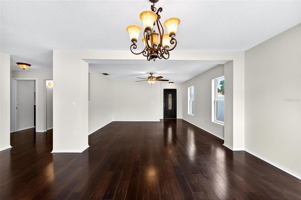 For Sale: $319,000 (3 beds, 2 baths, 1545 Square Feet)