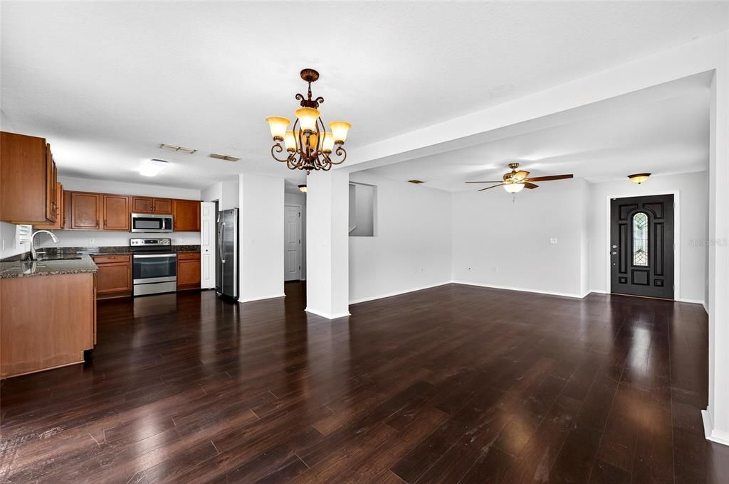 For Sale: $319,000 (3 beds, 2 baths, 1545 Square Feet)