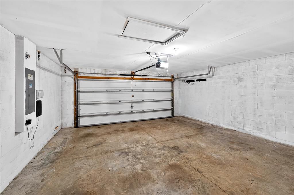 For Sale: $319,000 (3 beds, 2 baths, 1545 Square Feet)