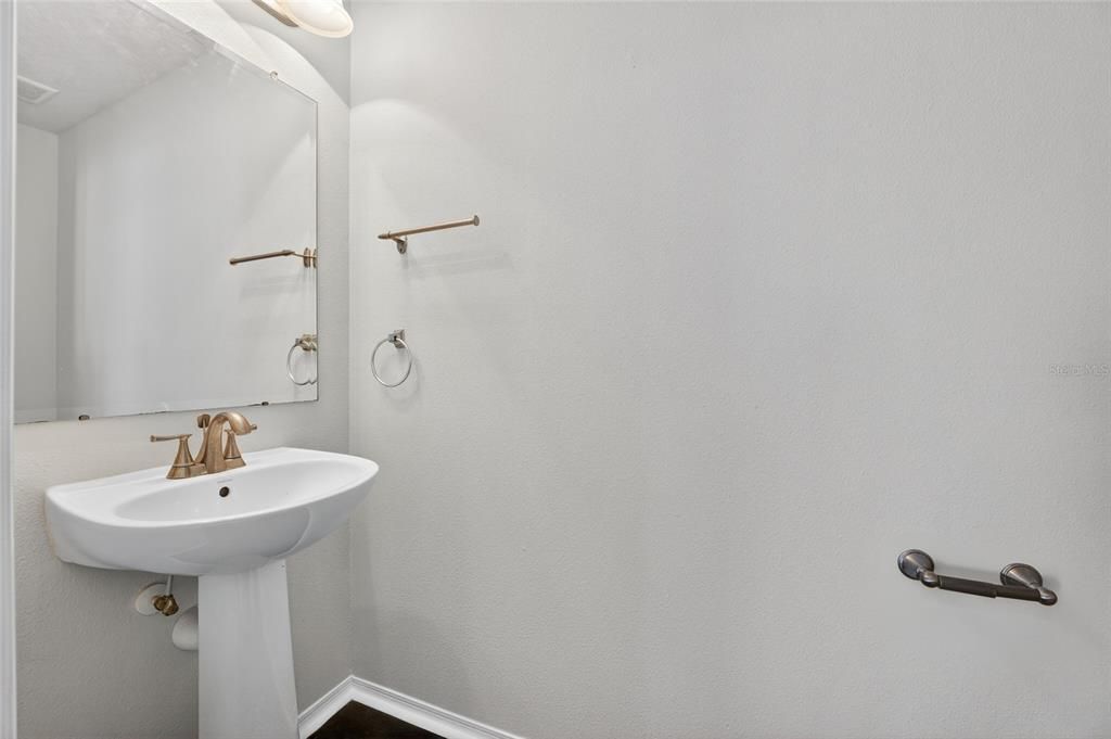 For Sale: $319,000 (3 beds, 2 baths, 1545 Square Feet)