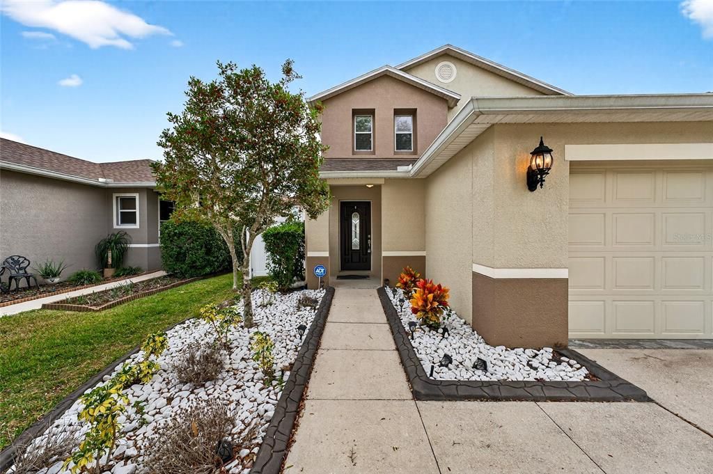 For Sale: $319,000 (3 beds, 2 baths, 1545 Square Feet)