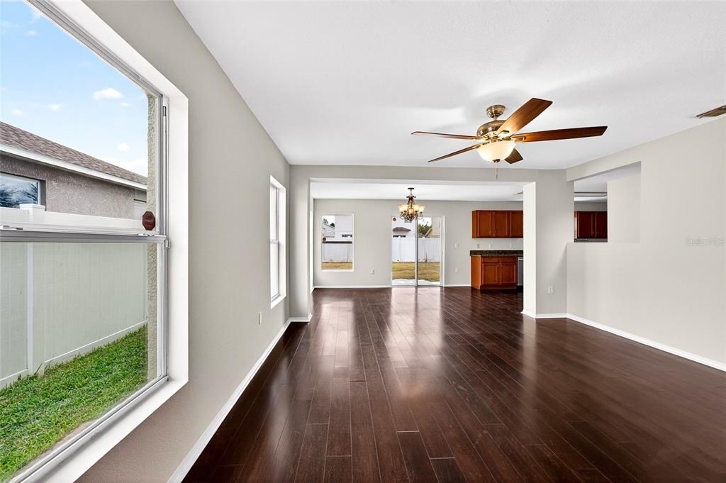 For Sale: $319,000 (3 beds, 2 baths, 1545 Square Feet)