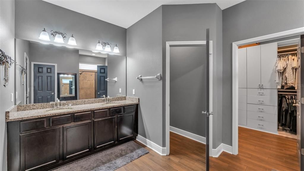 For Sale: $469,000 (4 beds, 2 baths, 2198 Square Feet)