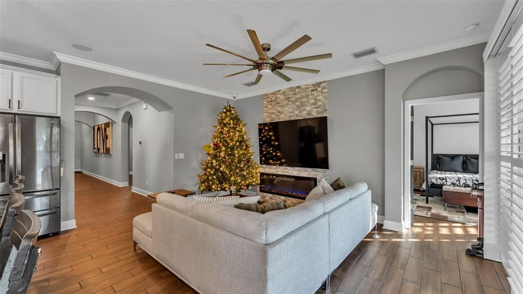 For Sale: $469,000 (4 beds, 2 baths, 2198 Square Feet)