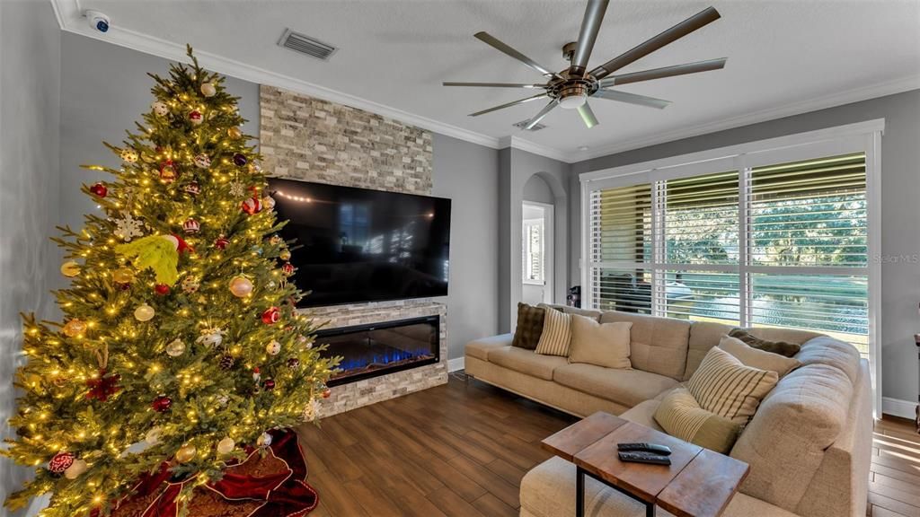 For Sale: $469,000 (4 beds, 2 baths, 2198 Square Feet)