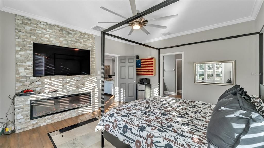 For Sale: $469,000 (4 beds, 2 baths, 2198 Square Feet)