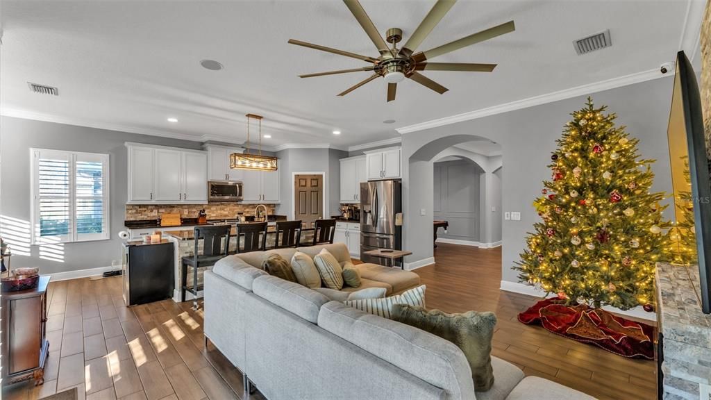 For Sale: $469,000 (4 beds, 2 baths, 2198 Square Feet)