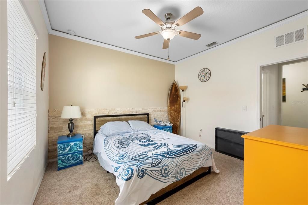 For Sale: $285,000 (4 beds, 2 baths, 1999 Square Feet)