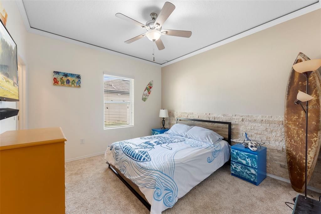 For Sale: $285,000 (4 beds, 2 baths, 1999 Square Feet)