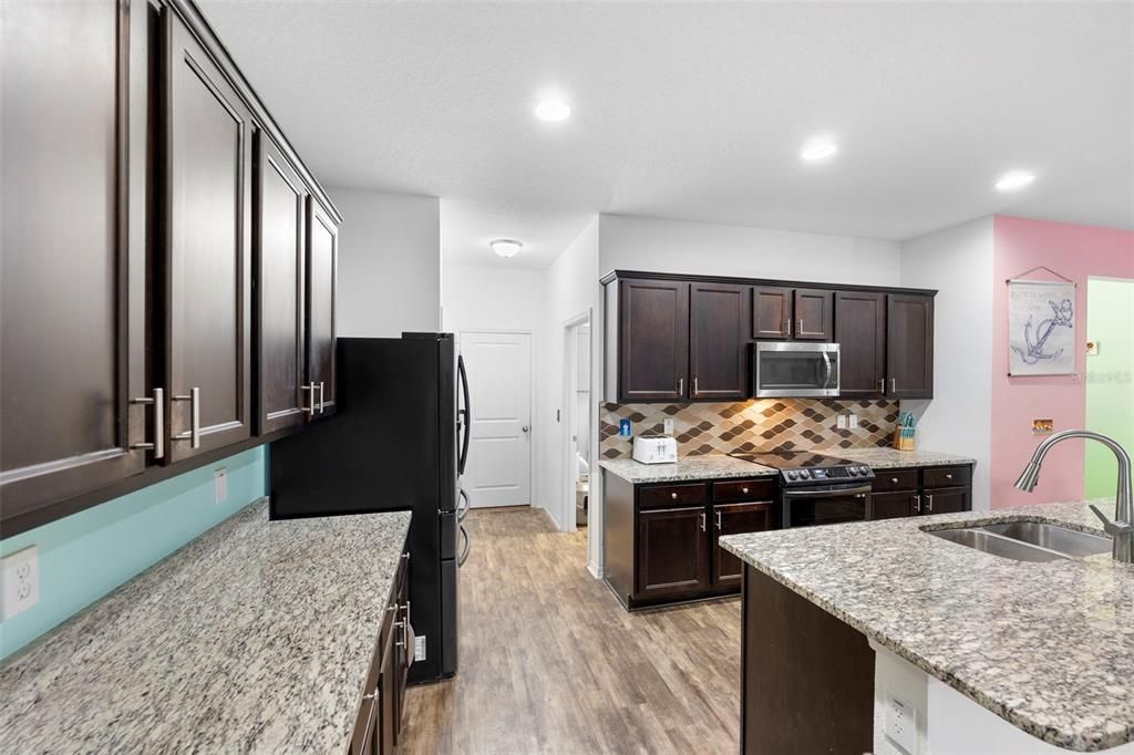 For Sale: $285,000 (4 beds, 2 baths, 1999 Square Feet)