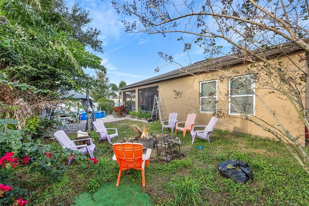 For Sale: $285,000 (4 beds, 2 baths, 1999 Square Feet)