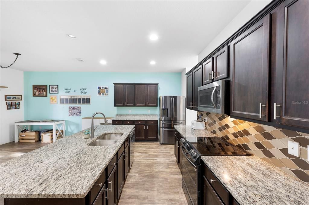 For Sale: $285,000 (4 beds, 2 baths, 1999 Square Feet)