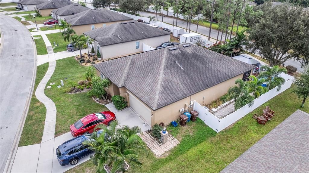 For Sale: $285,000 (4 beds, 2 baths, 1999 Square Feet)