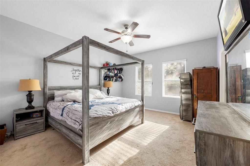 For Sale: $285,000 (4 beds, 2 baths, 1999 Square Feet)