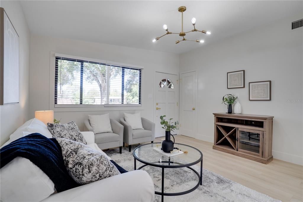 En Venta: $379,000 (3 camas, 2 baños, 1227 Pies cuadrados)