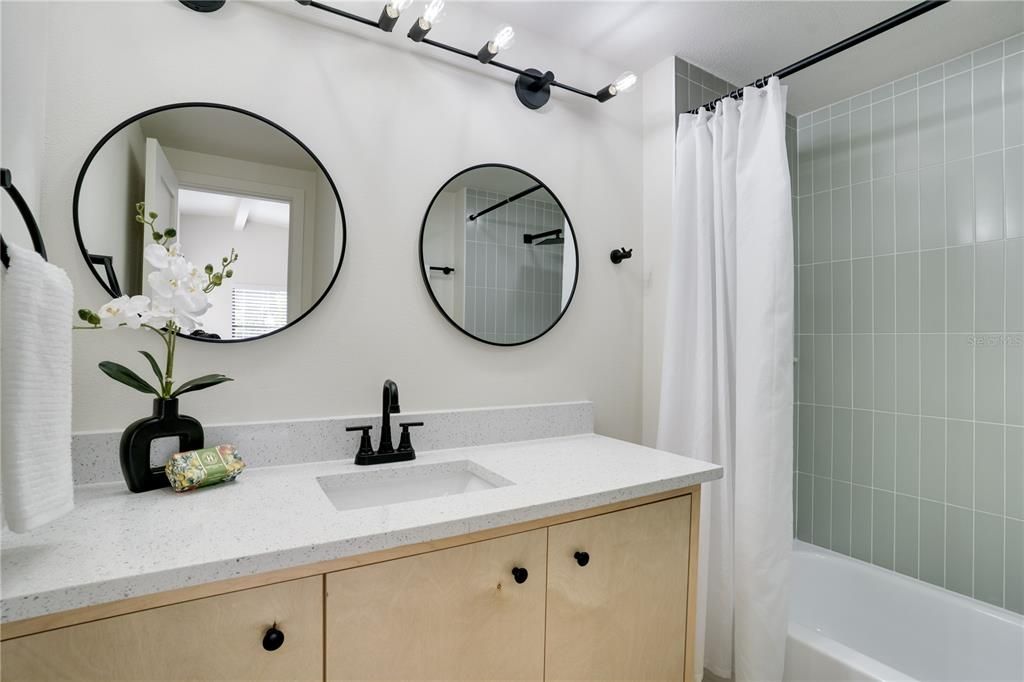 En Venta: $379,000 (3 camas, 2 baños, 1227 Pies cuadrados)