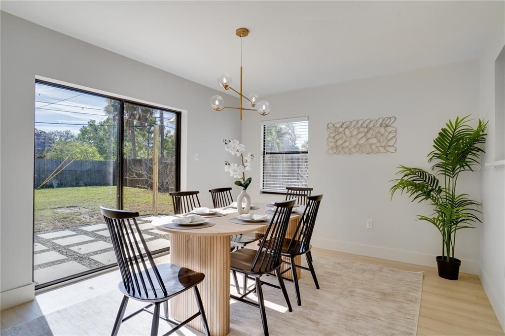 En Venta: $379,000 (3 camas, 2 baños, 1227 Pies cuadrados)