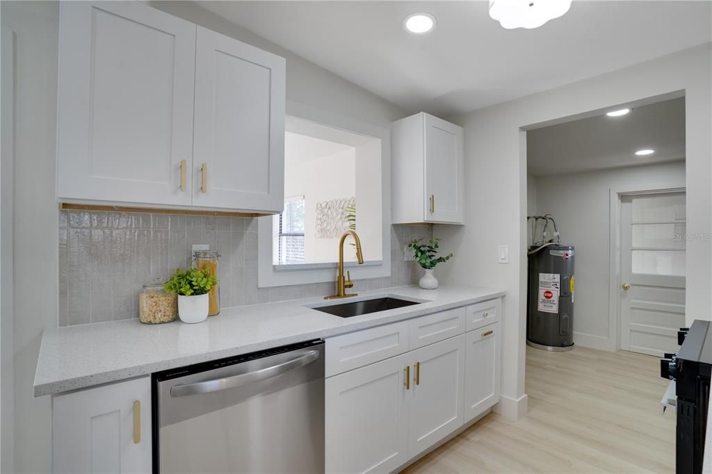 En Venta: $379,000 (3 camas, 2 baños, 1227 Pies cuadrados)