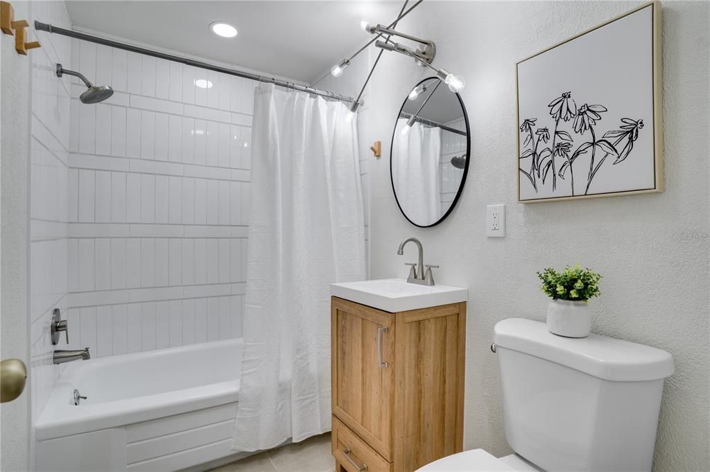 En Venta: $379,000 (3 camas, 2 baños, 1227 Pies cuadrados)