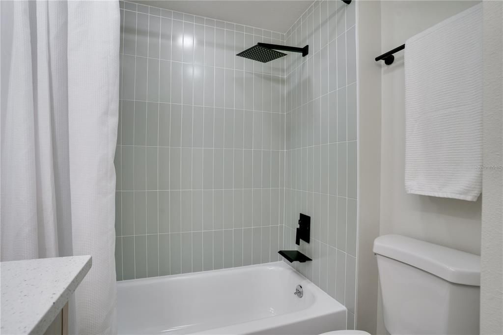 En Venta: $379,000 (3 camas, 2 baños, 1227 Pies cuadrados)