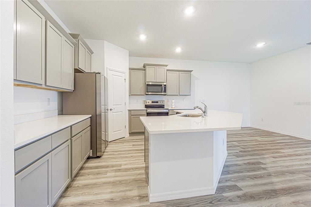 En Renta: $2,400 (3 camas, 2 baños, 1565 Pies cuadrados)