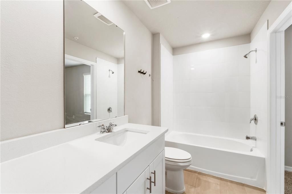 En Venta: $359,900 (3 camas, 2 baños, 1574 Pies cuadrados)