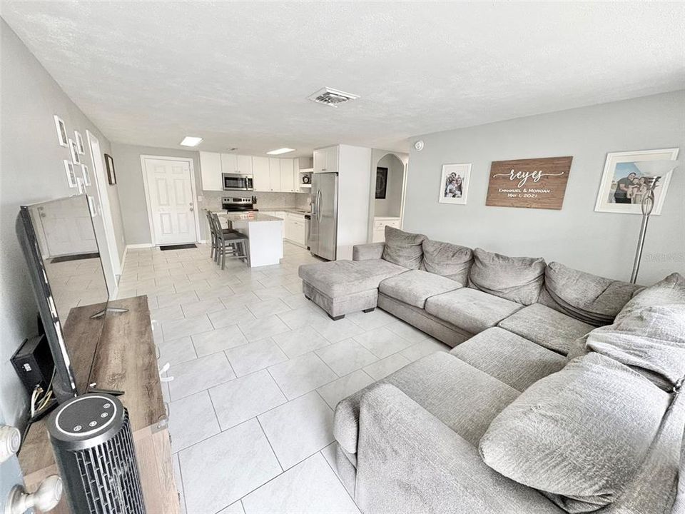 En Venta: $395,000 (3 camas, 2 baños, 952 Pies cuadrados)